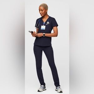 Figs Size L Navy Blue Scrub Set